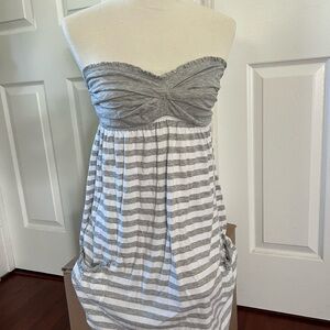 Abercrombie & Fitch Strapless Gray and White Dress